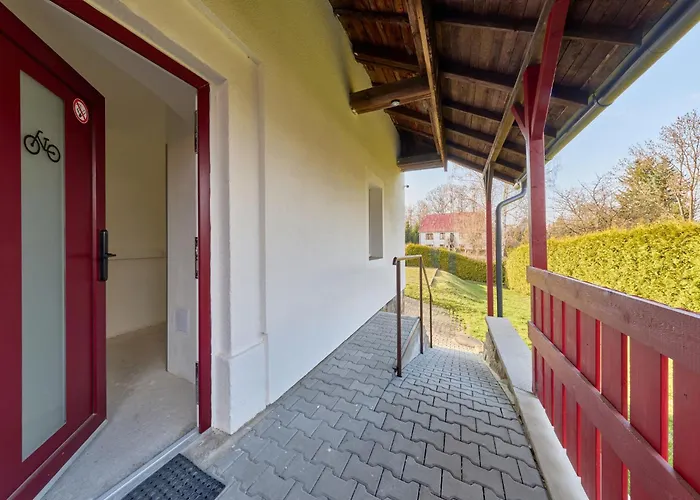 5 By Interhome شقة